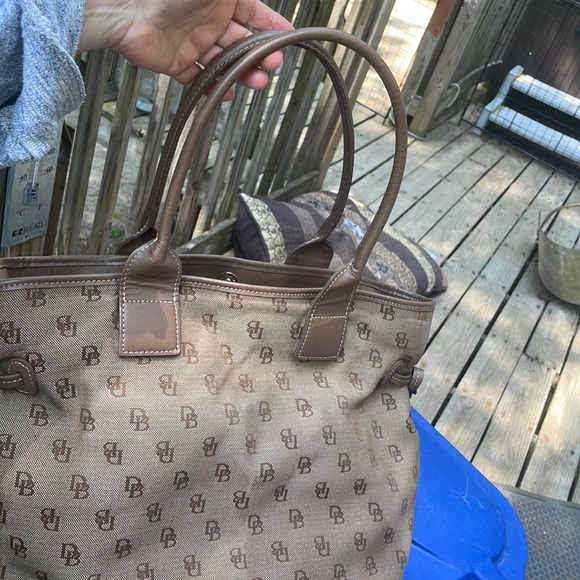 Dooney & Bourke 1975 taupe brown pink interior 16”/12” strap down 11” - Picture 5 of 17